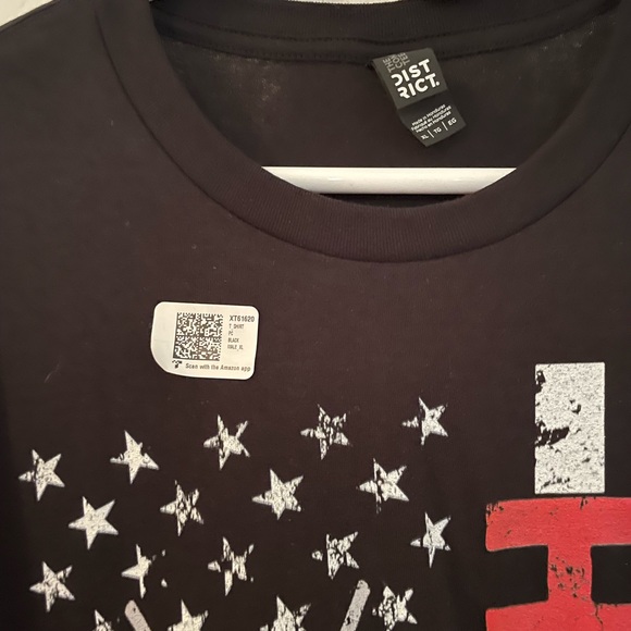 NEW District Mens Ice Hockey Tshirt Size XL American Flag - Picture 3 of 4